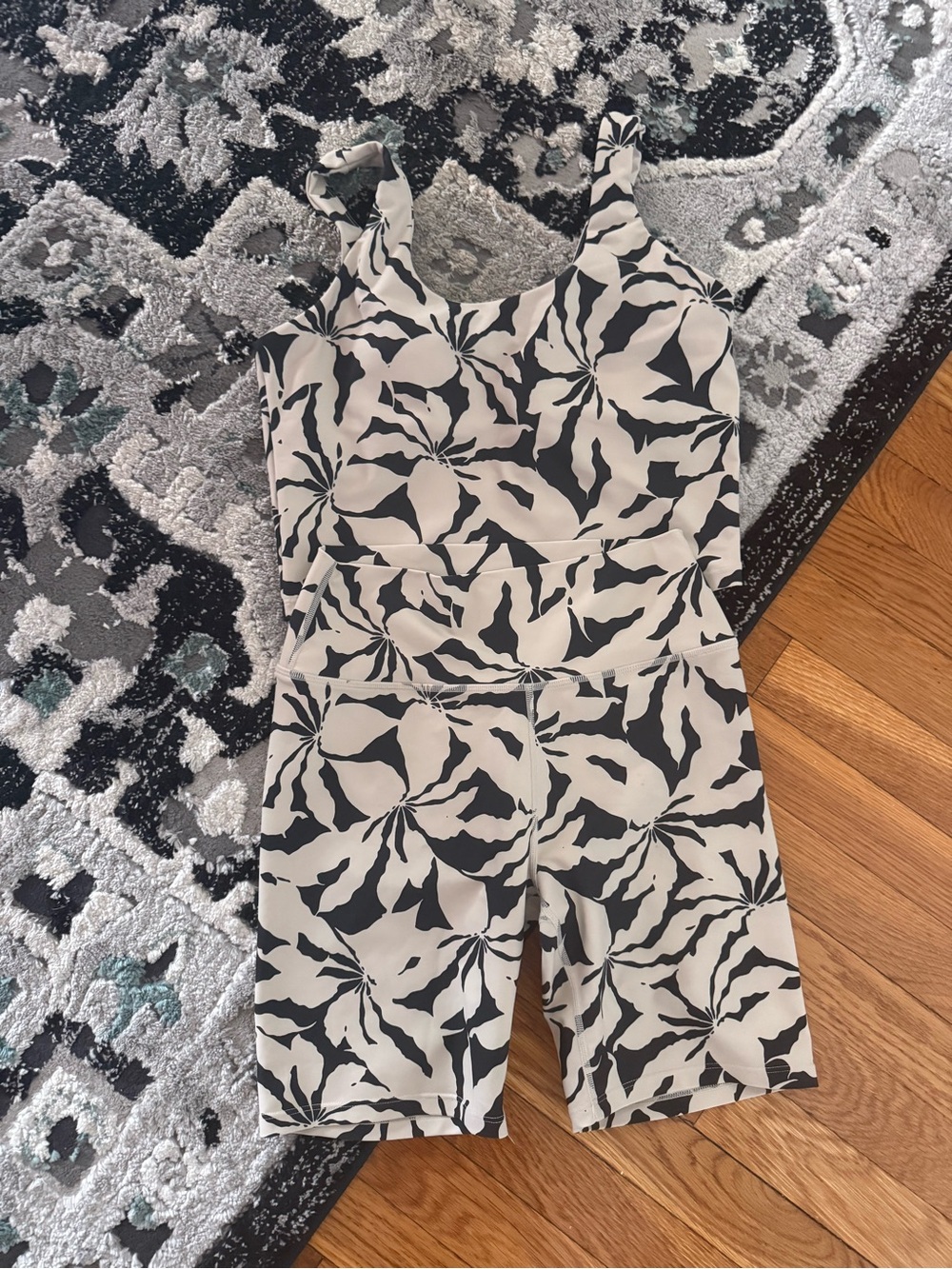 Black & White Floral Print Sleeveless Athletic Top and Shorts